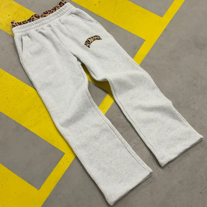 Kapuzenpullover mit gesticktem Leopardenmuster